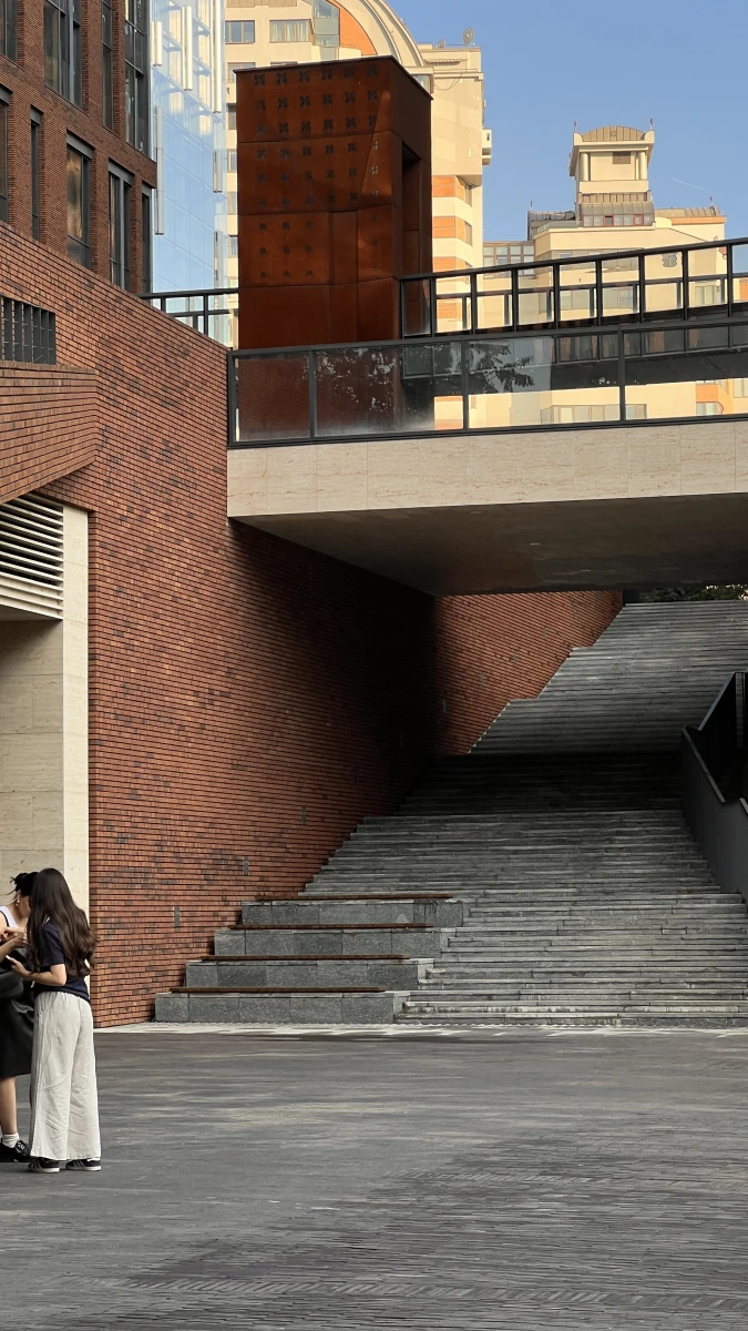 Большая лестница ЖК Садовые кварталы