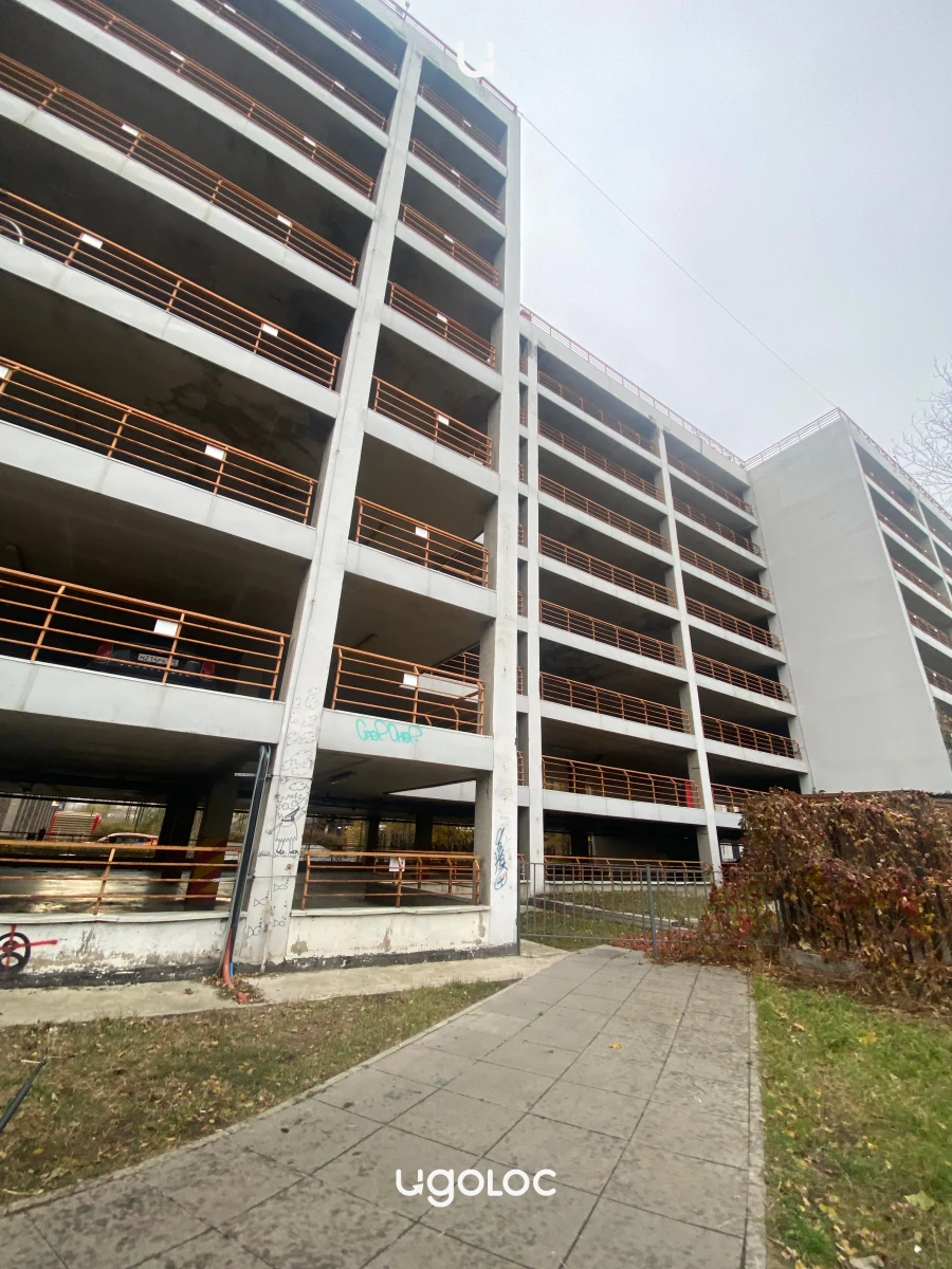 Скейт-парк с граффити