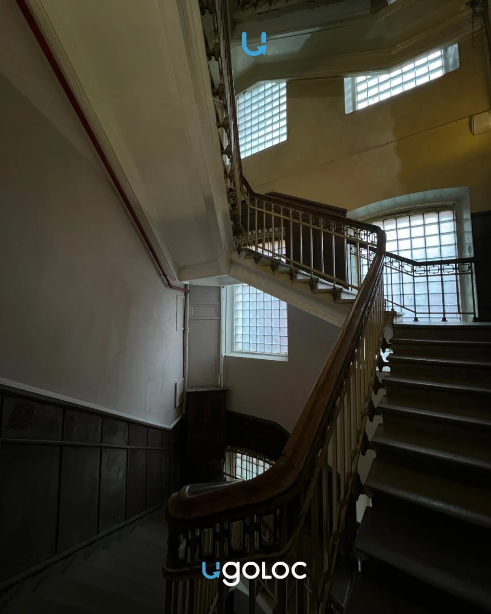 Историческая лестница в доме на Берсеневской набережной