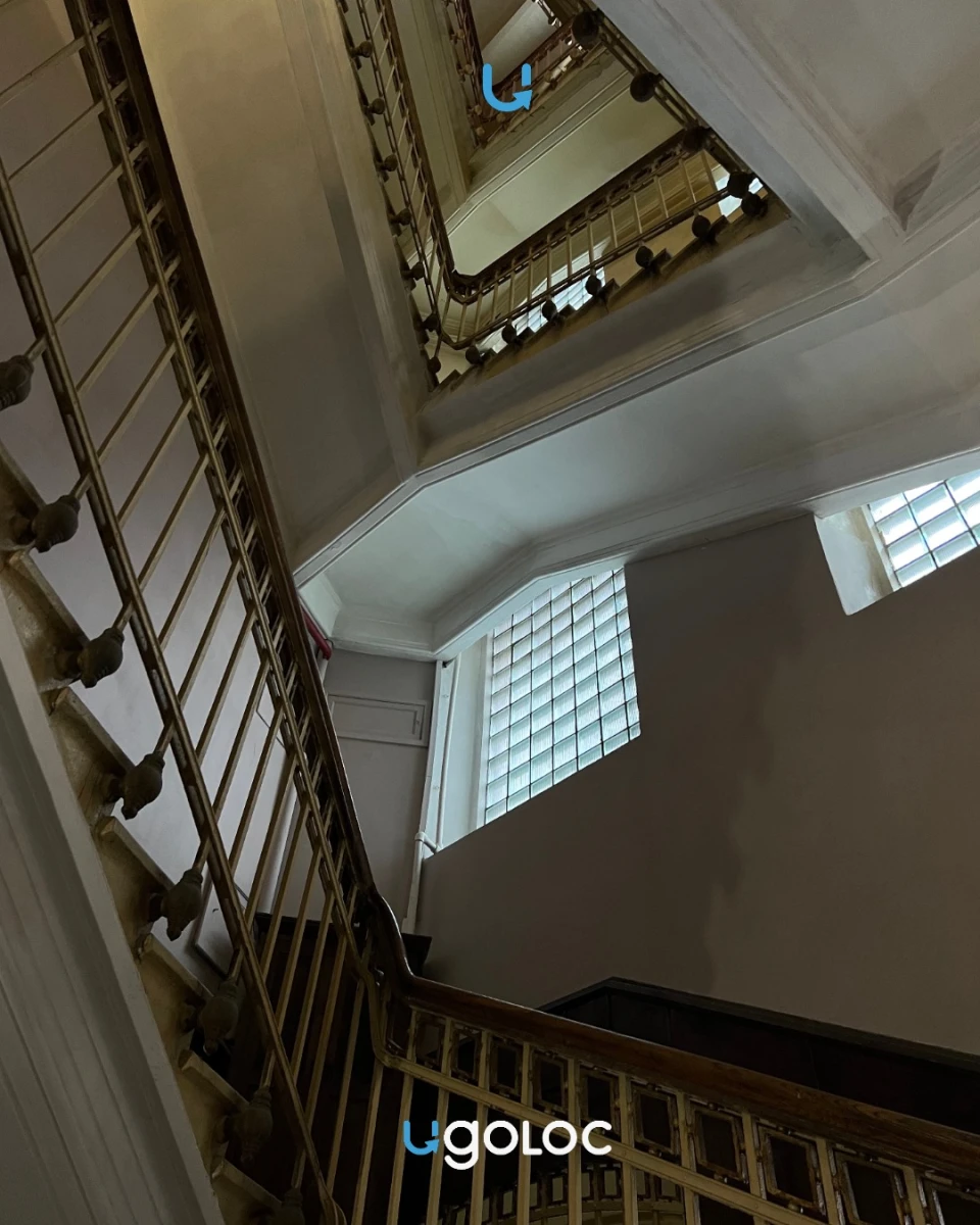 Историческая лестница в доме на Берсеневской набережной