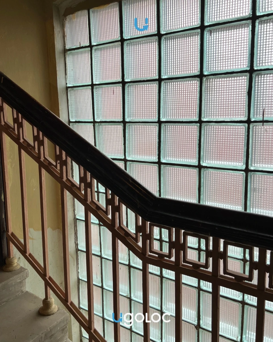 Историческая лестница в доме на Берсеневской набережной