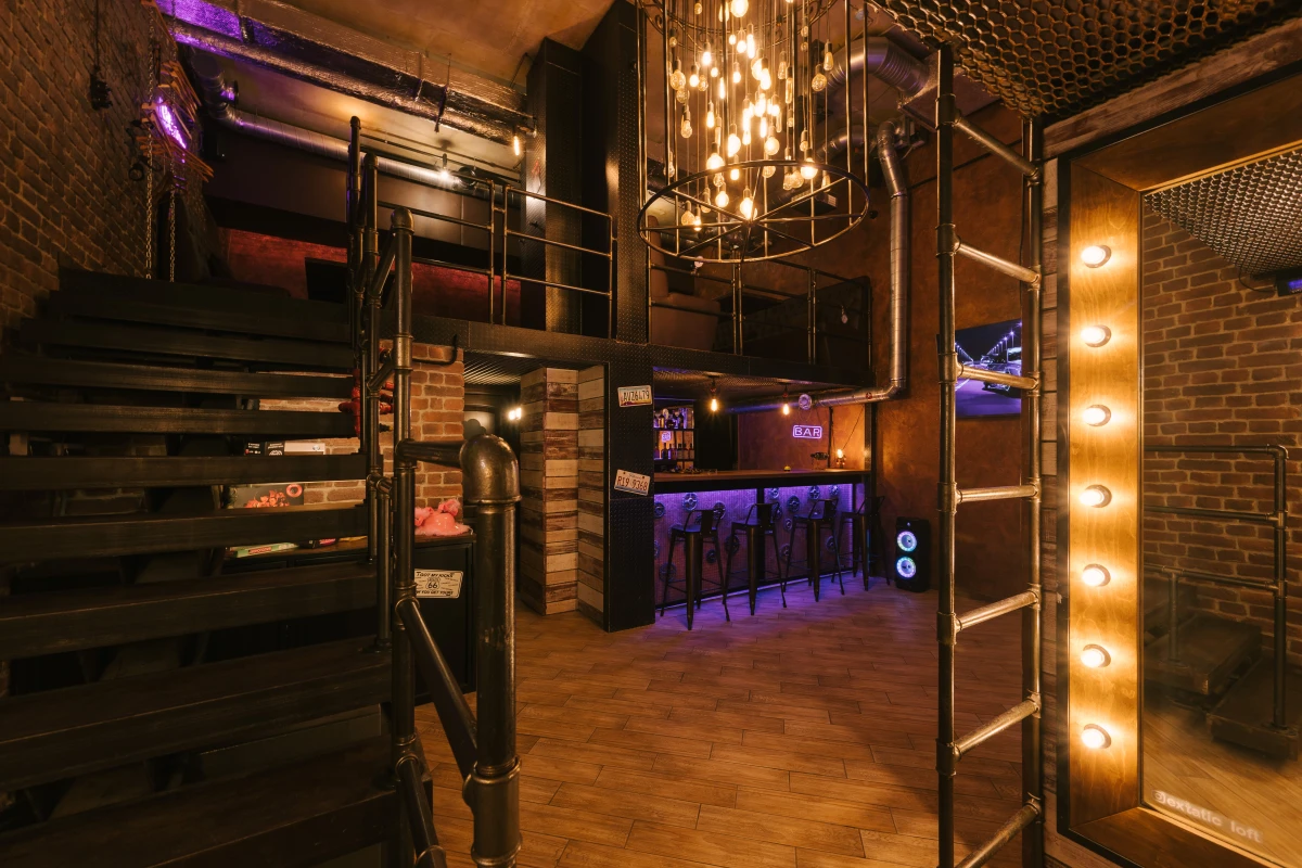 Двухуровневый бар лофт в стиле Стимпанк!