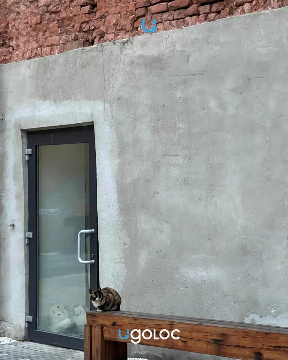 Дворик на улице Радонежского