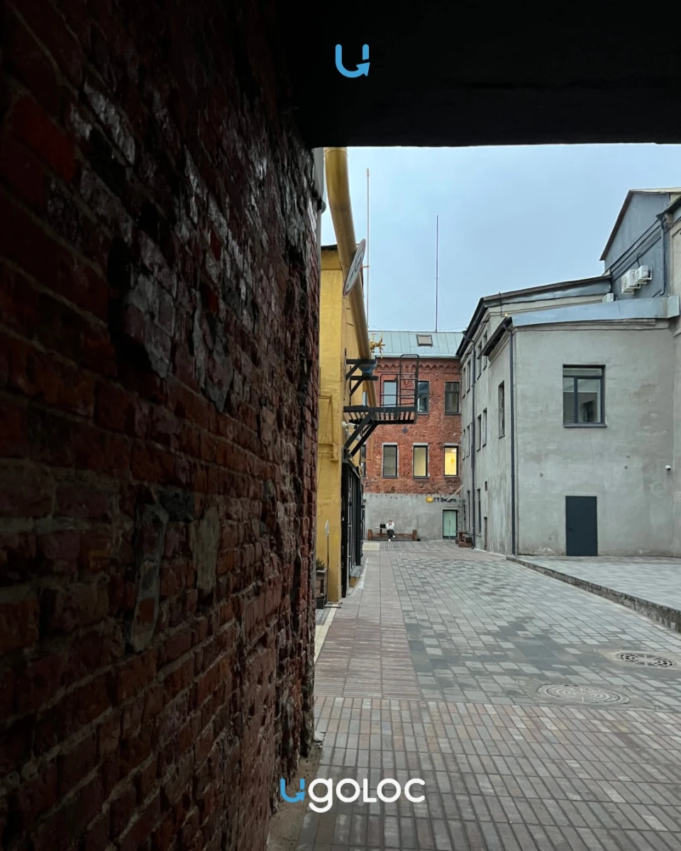 Дворик на улице Радонежского