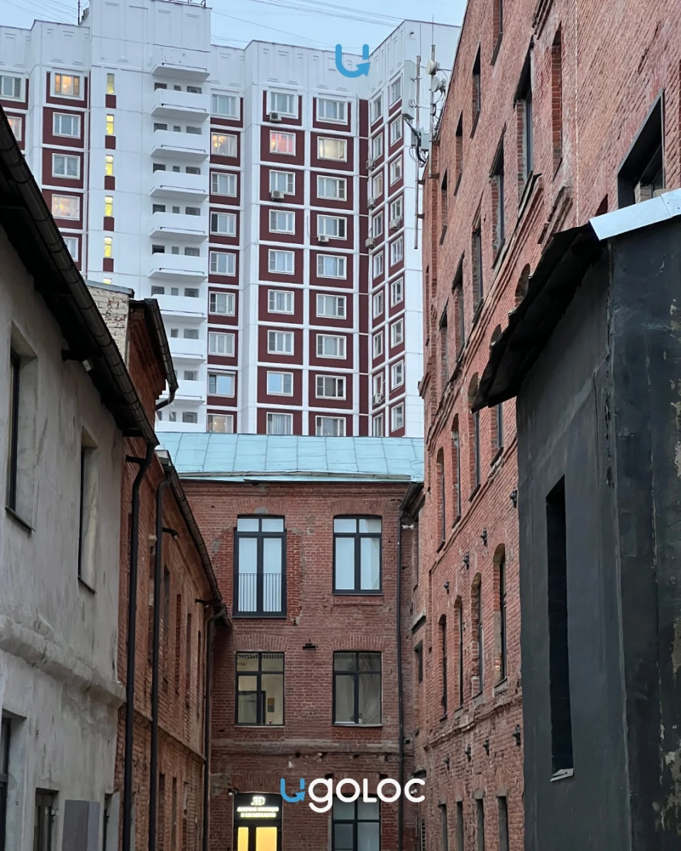 Дворик на улице Радонежского