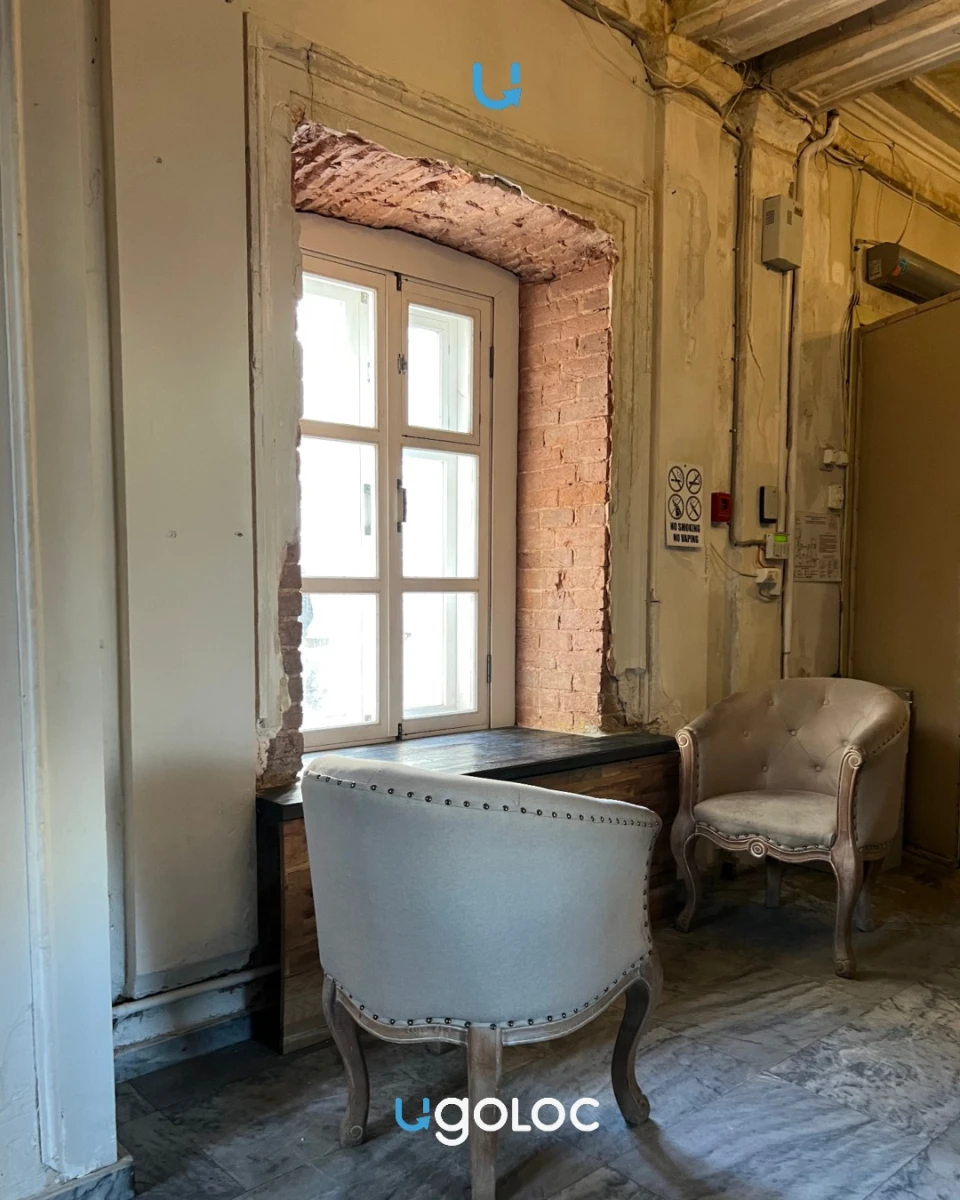 Красивая дверь в особняк Лорис-Меликова