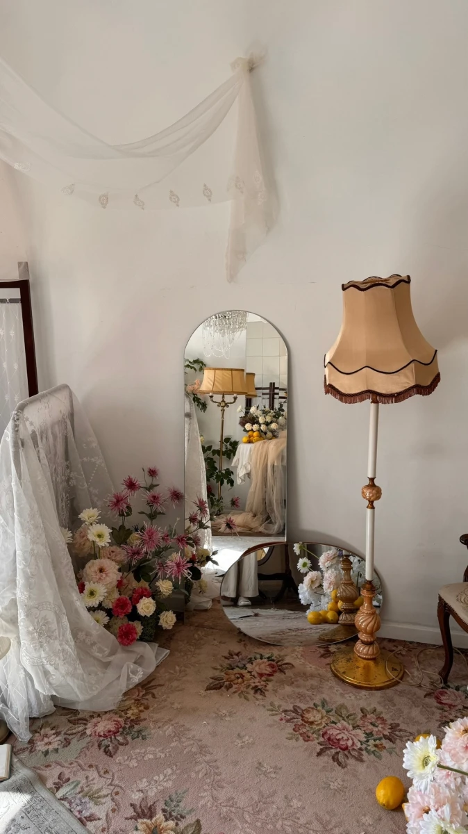 Малая комната на Петроградской