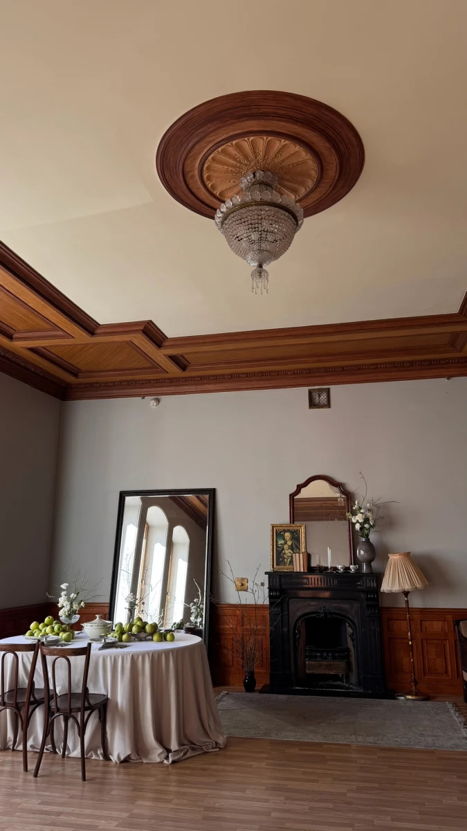 Каминный зал в особняке на Невском