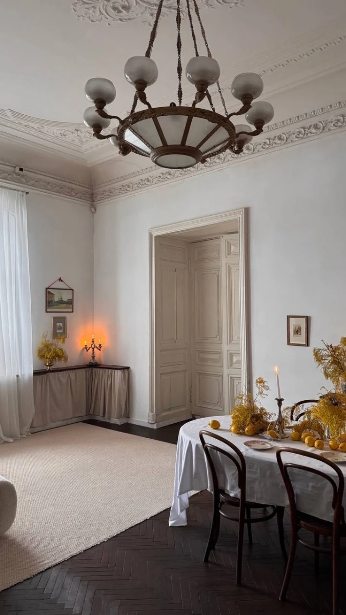 Гостиная в особняке на Выборгской