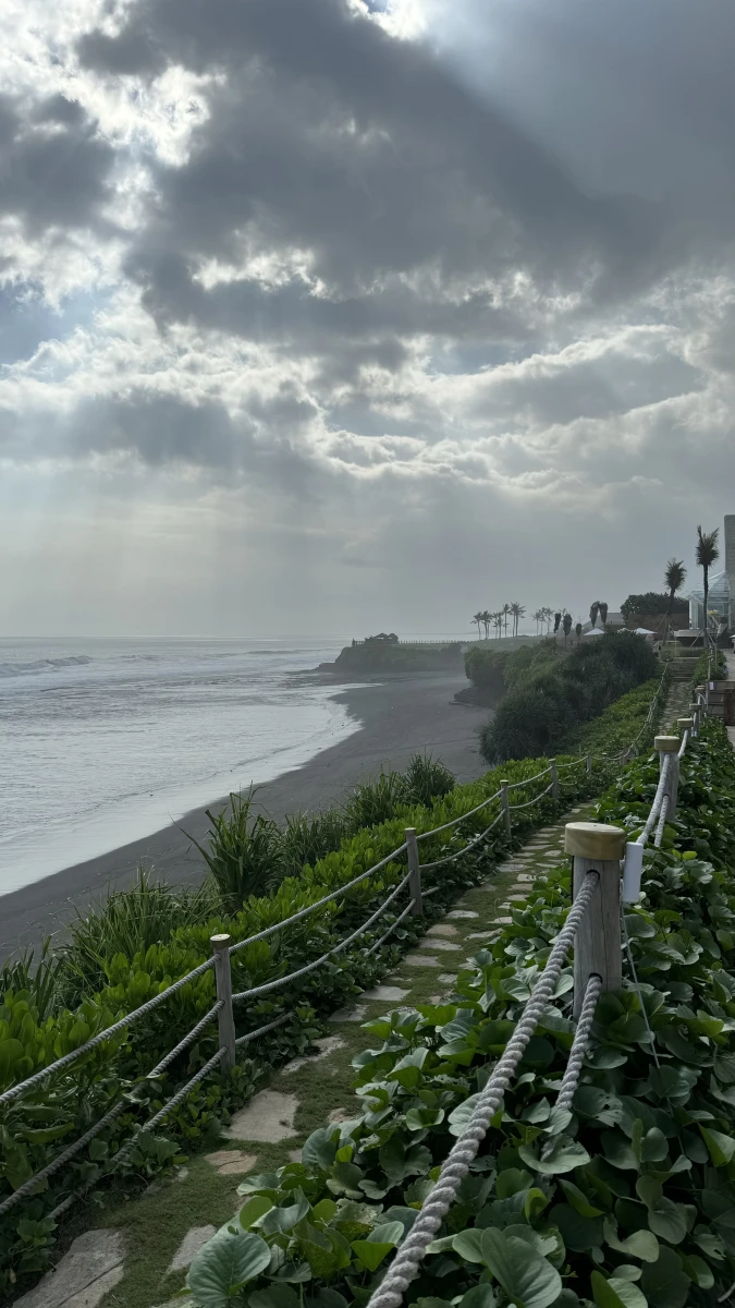 Luna beach club Бич клаб с пляжем