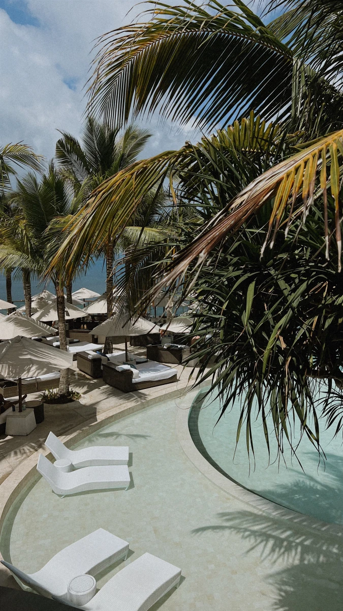 The edge Бич-клуб с бассейном