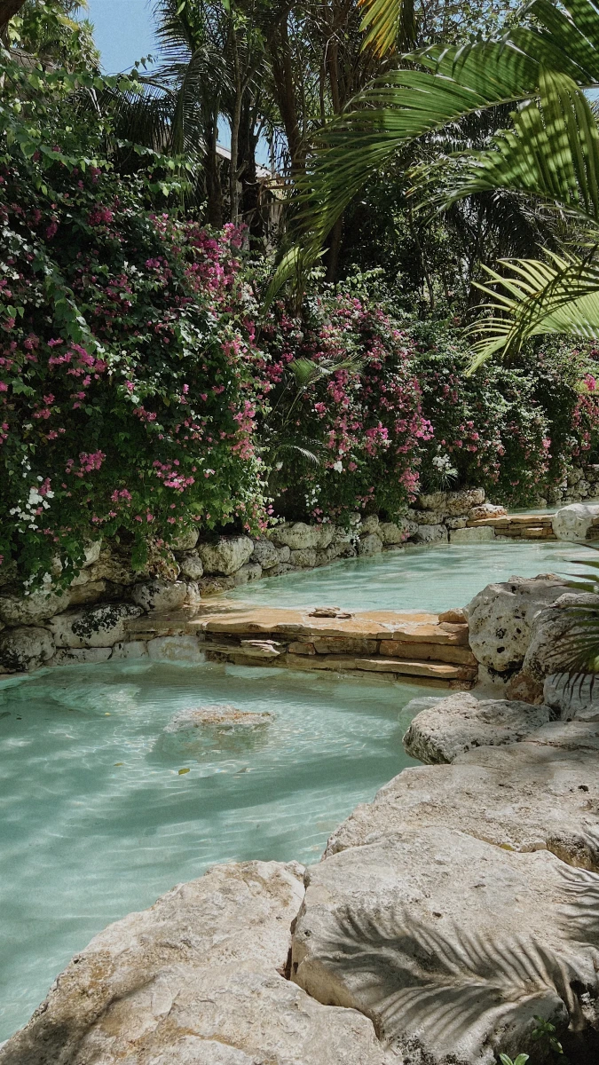 The edge Бич-клуб с бассейном