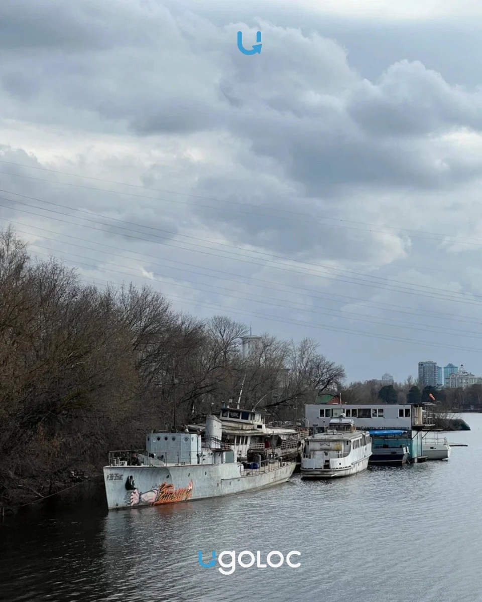 Кладбище кораблей на Водном стадионе