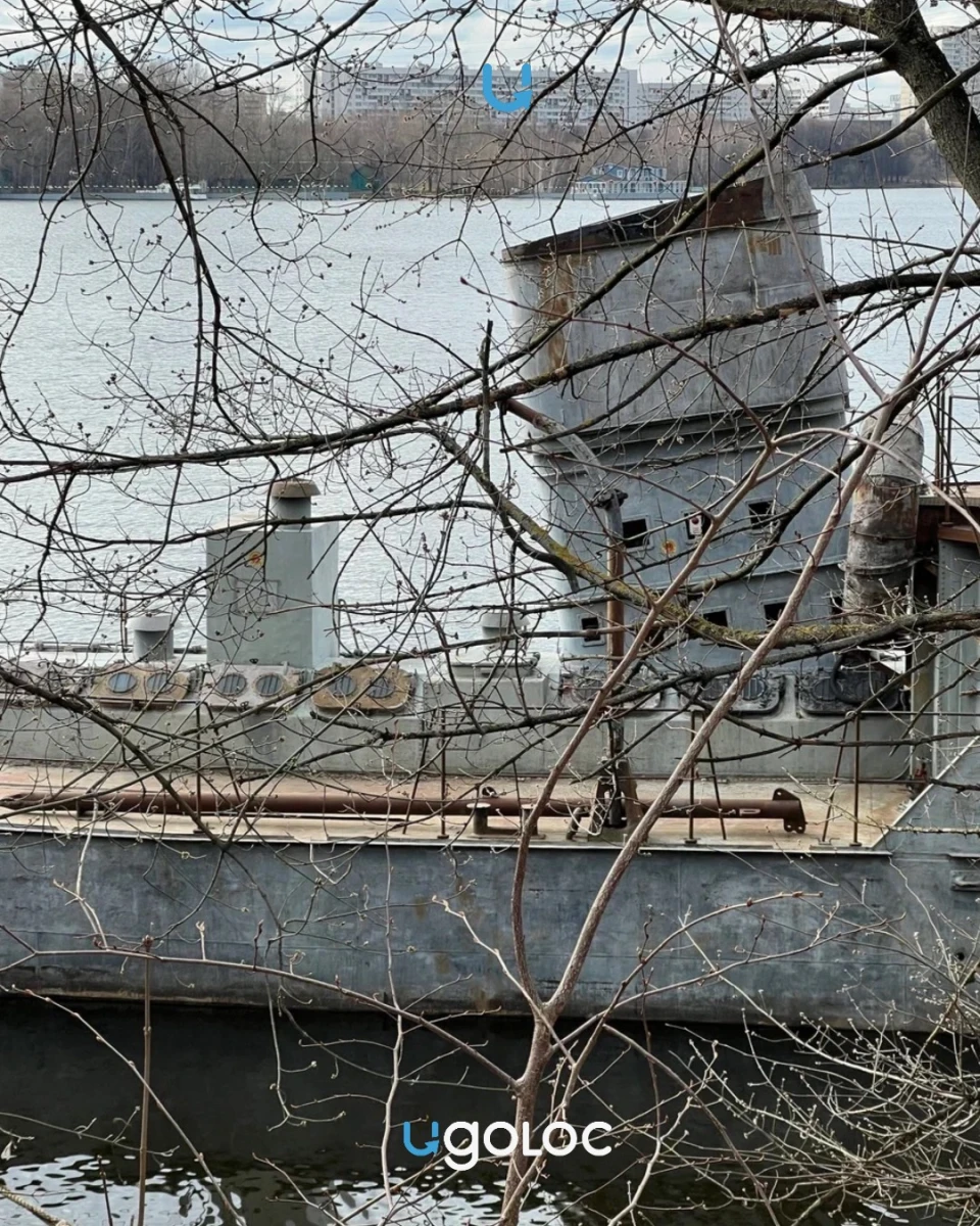 Кладбище кораблей на Водном стадионе