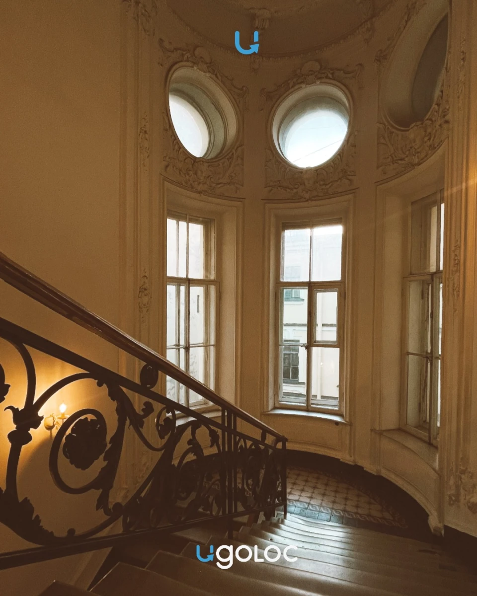 Парадная особняка Слепцова