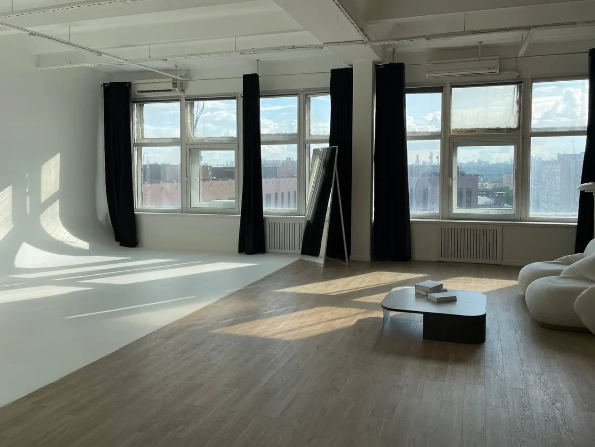 SunSide Зал WOOD (м. Киевская)