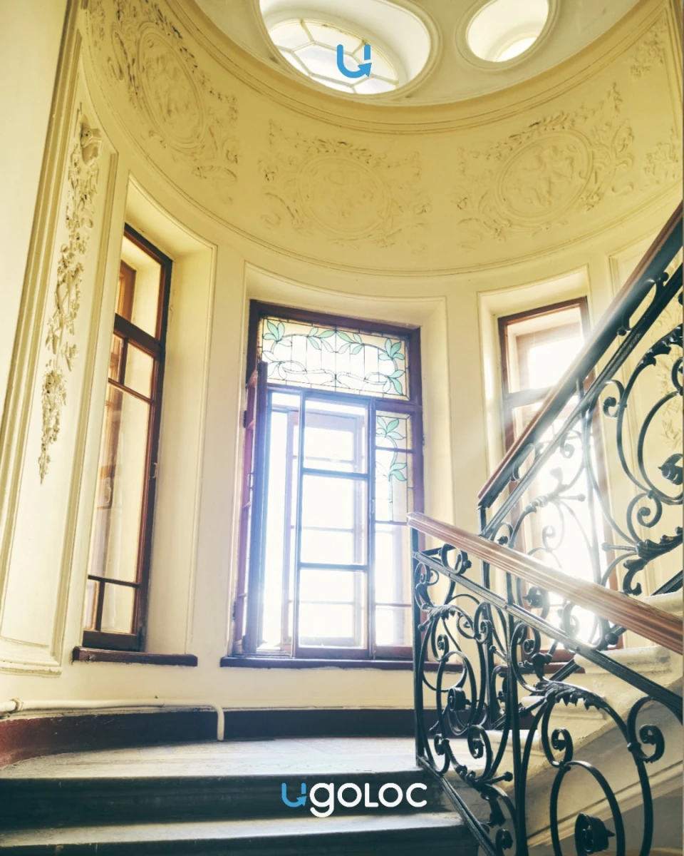 Парадная доходного дома A.Е. Бурцева