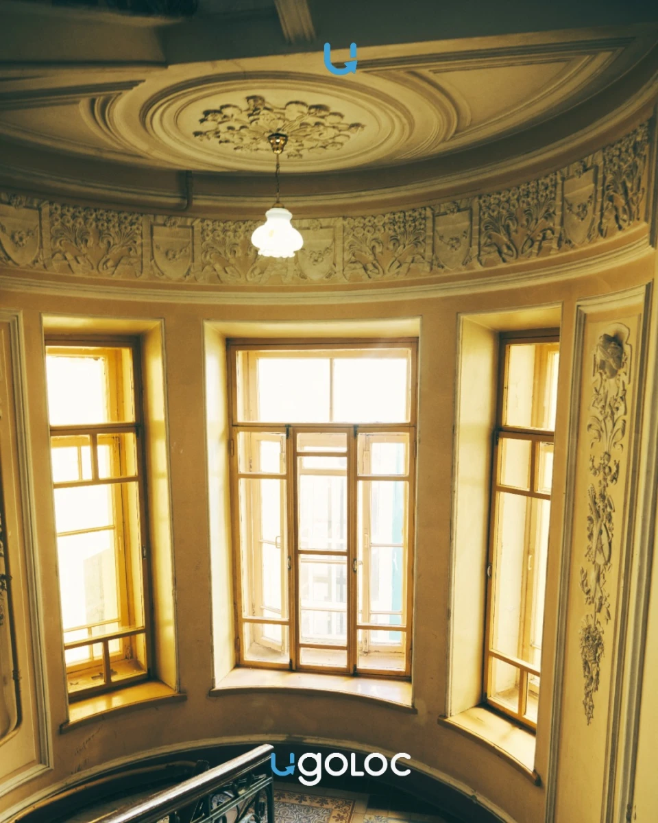 Парадная доходного дома A.Е. Бурцева