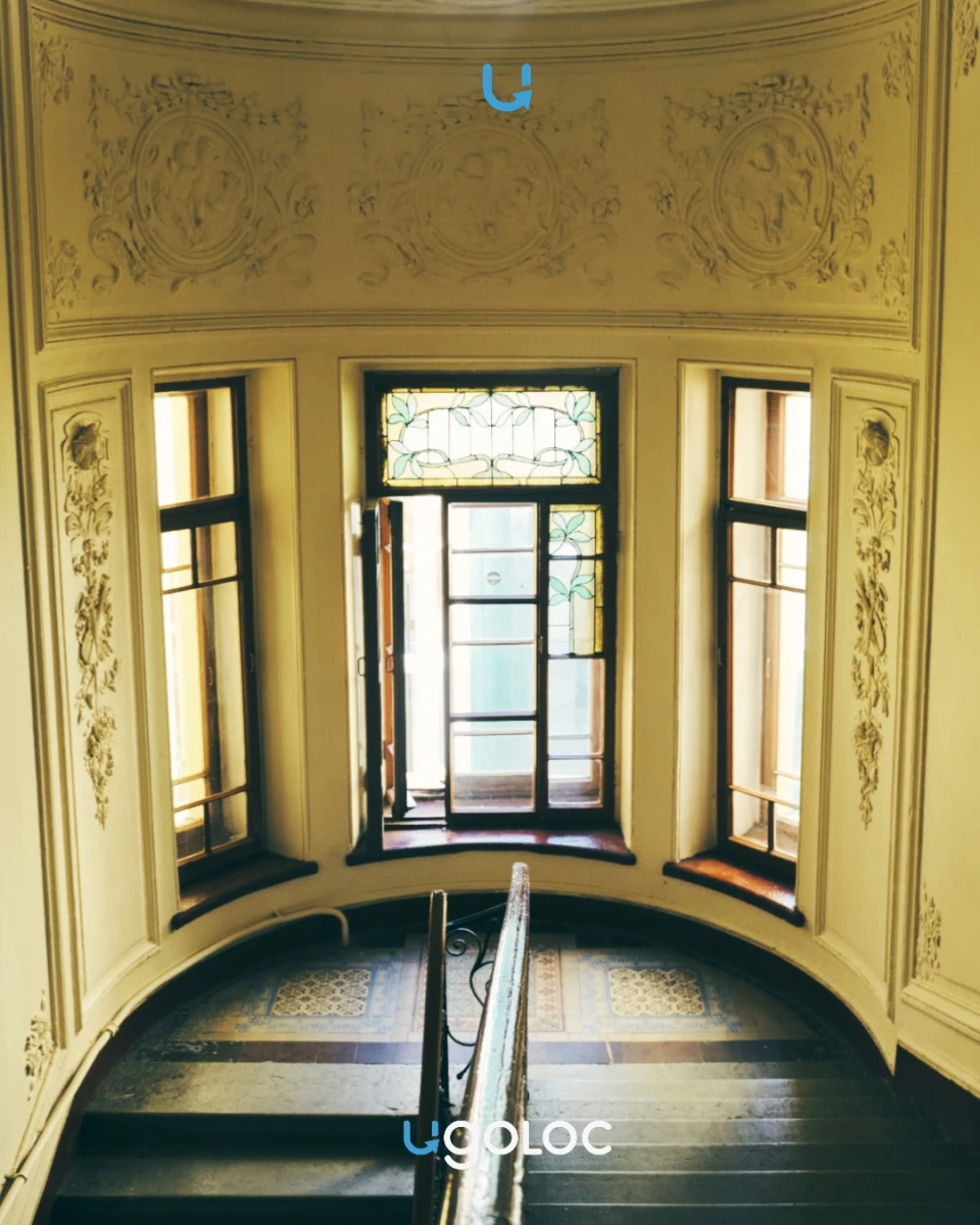 Парадная доходного дома A.Е. Бурцева