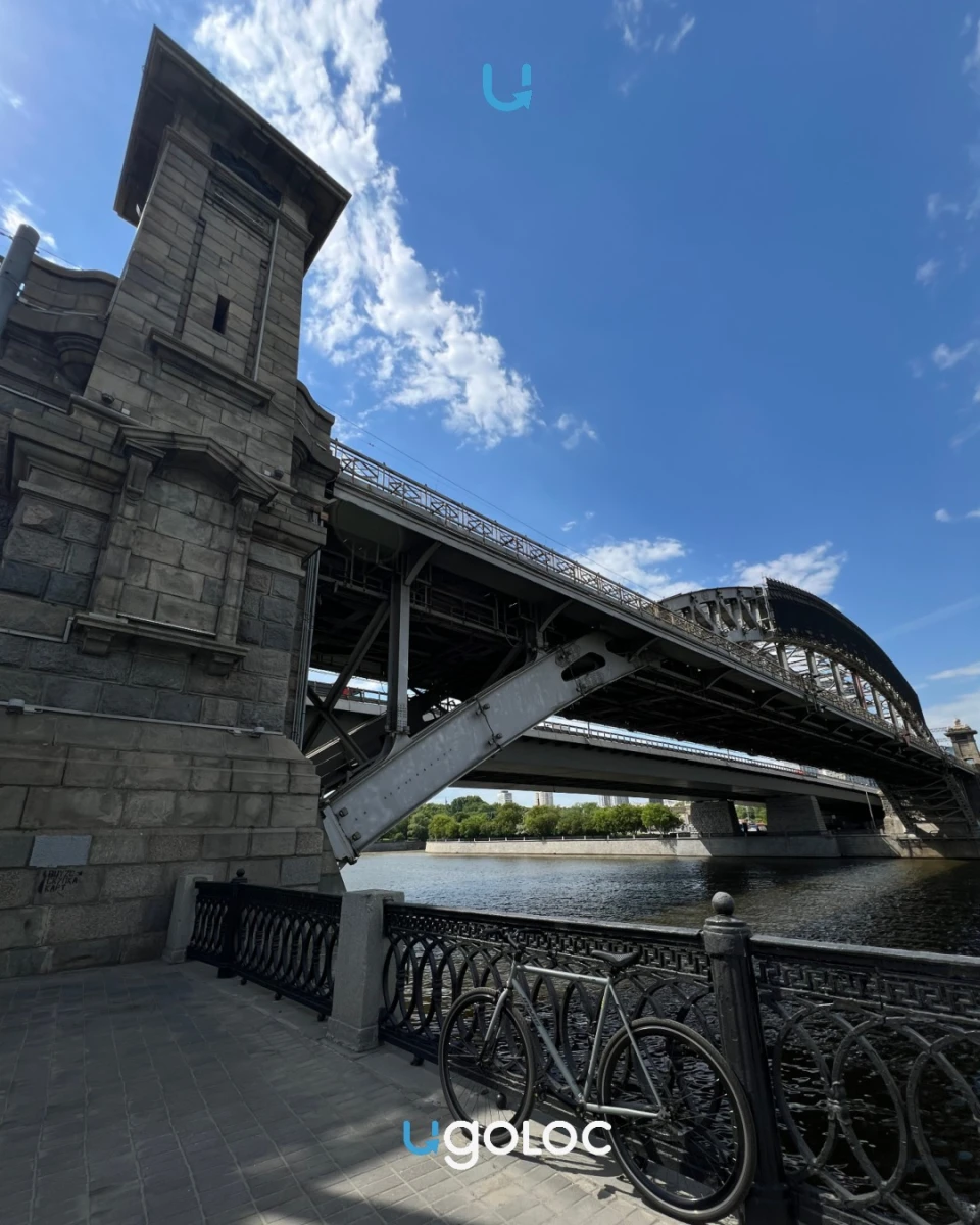 Локация между Бережковским и Краснолужским мостами