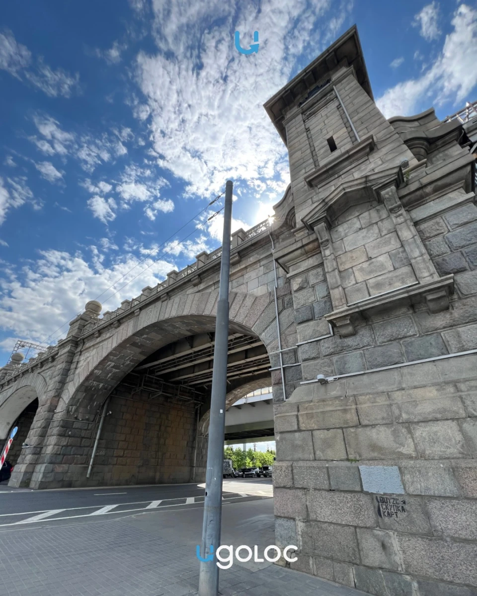 Локация между Бережковским и Краснолужским мостами