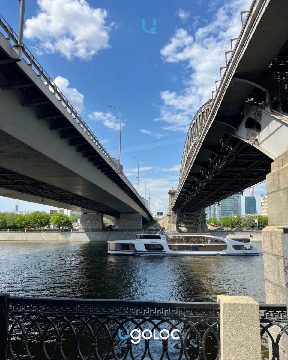 Локация между Бережковским и Краснолужским мостами