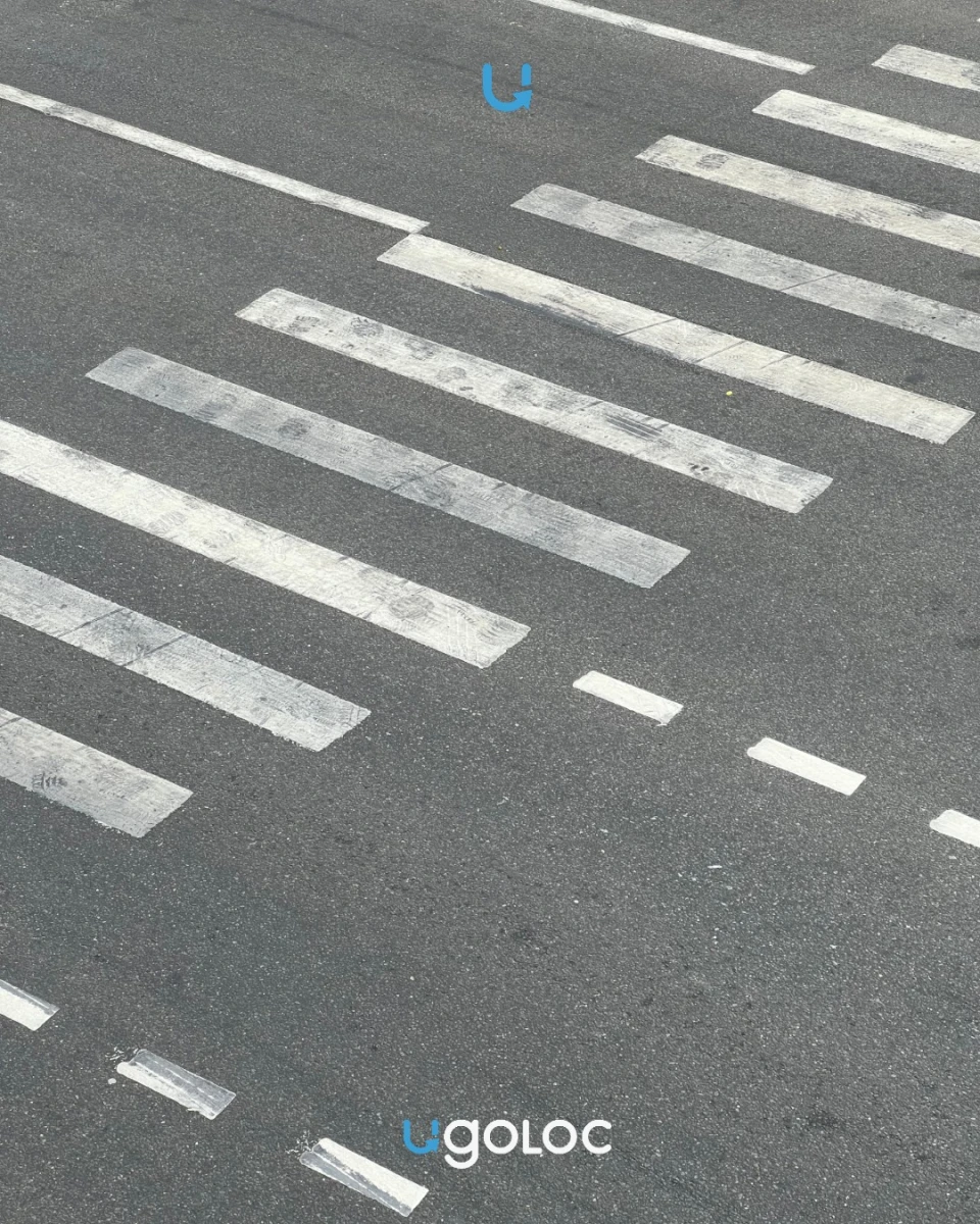 Пешеходный переход перед высоткой