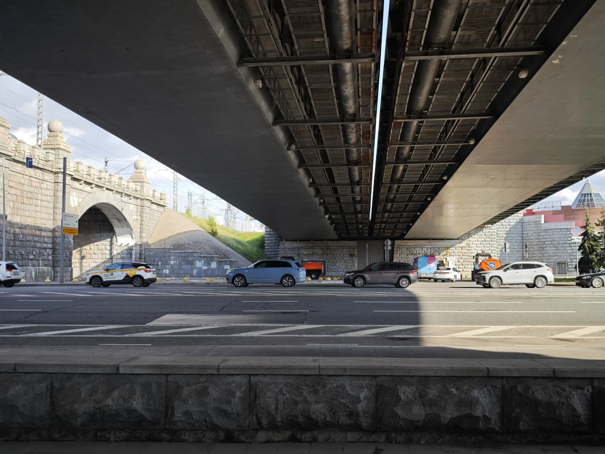 Мост возле Лужников