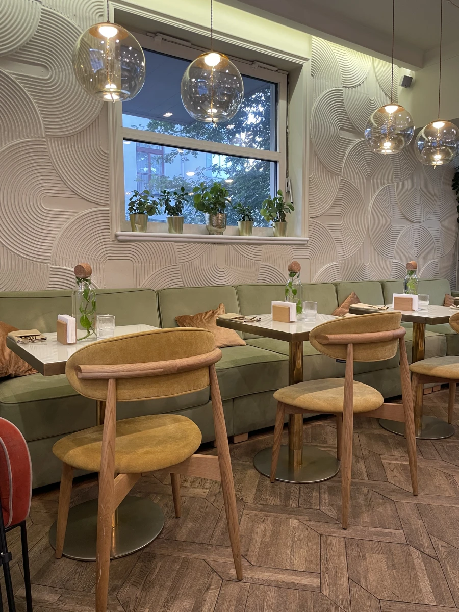 Niqa Patisserie & Cafe