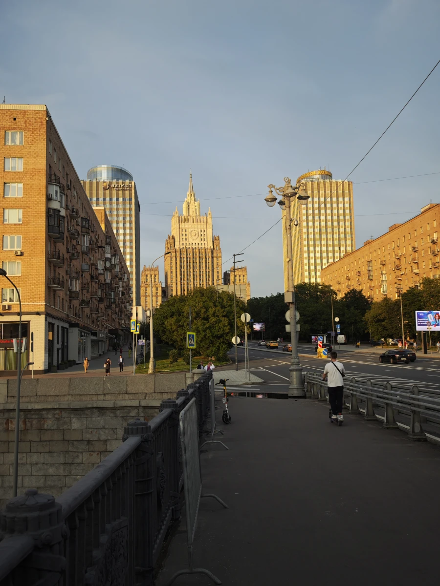 Бородинский мост на Смоленской набережной