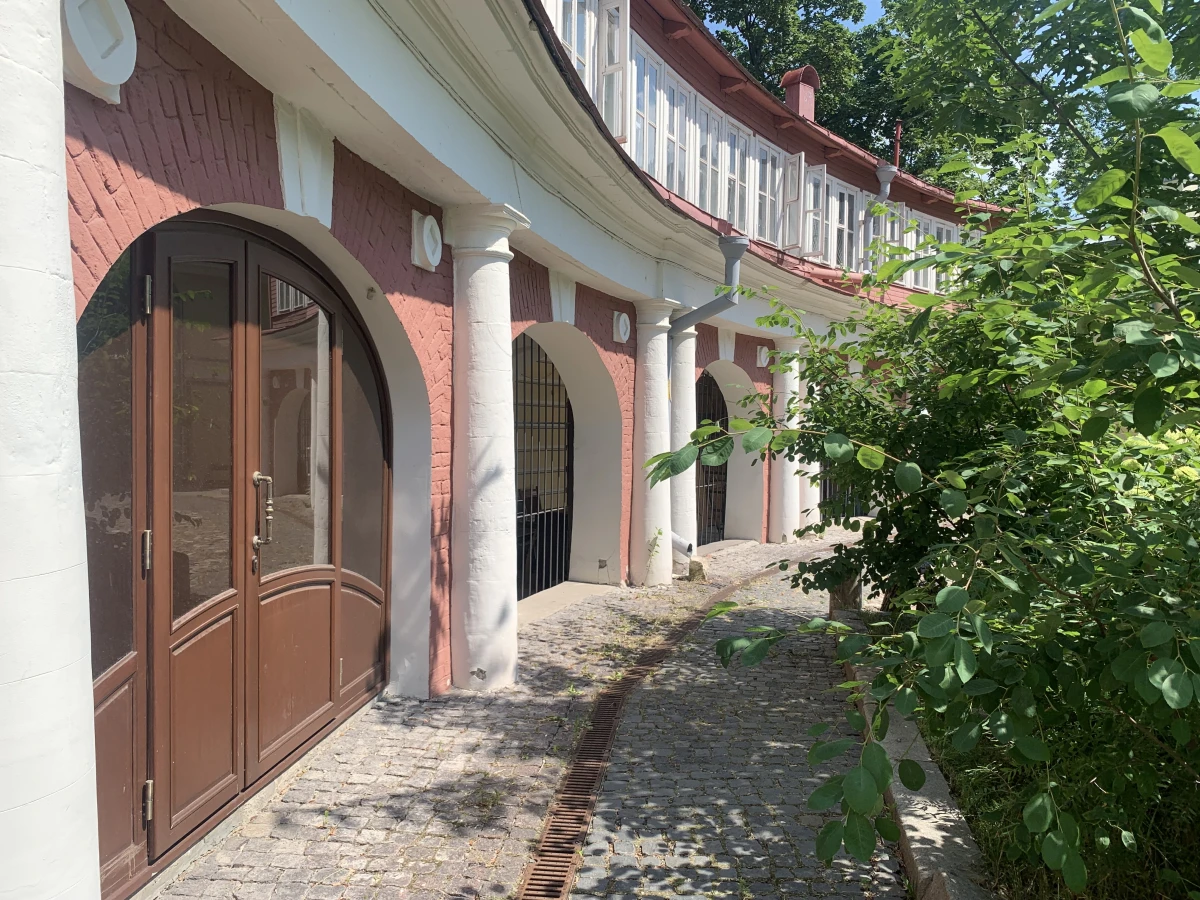 Дворик на Пречистенке