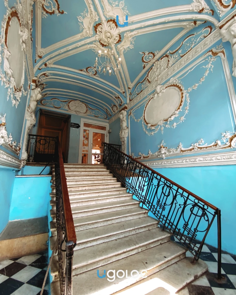 Парадная особняка Каншина