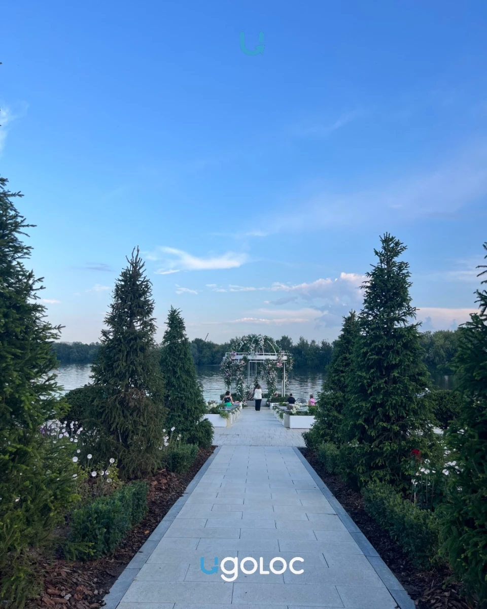 Набережная музея-заповедника Коломенское