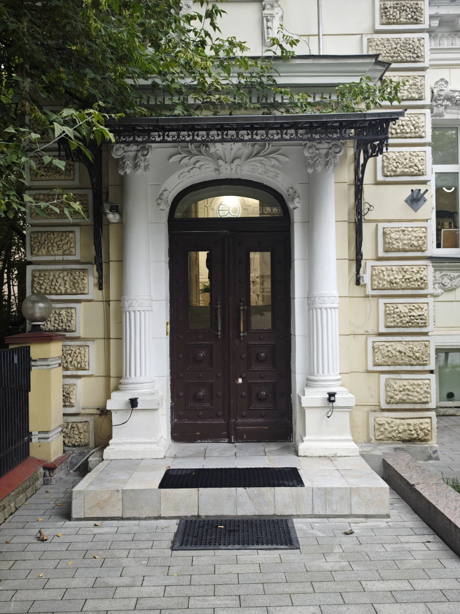 Дверь на Б. Лёвшинском