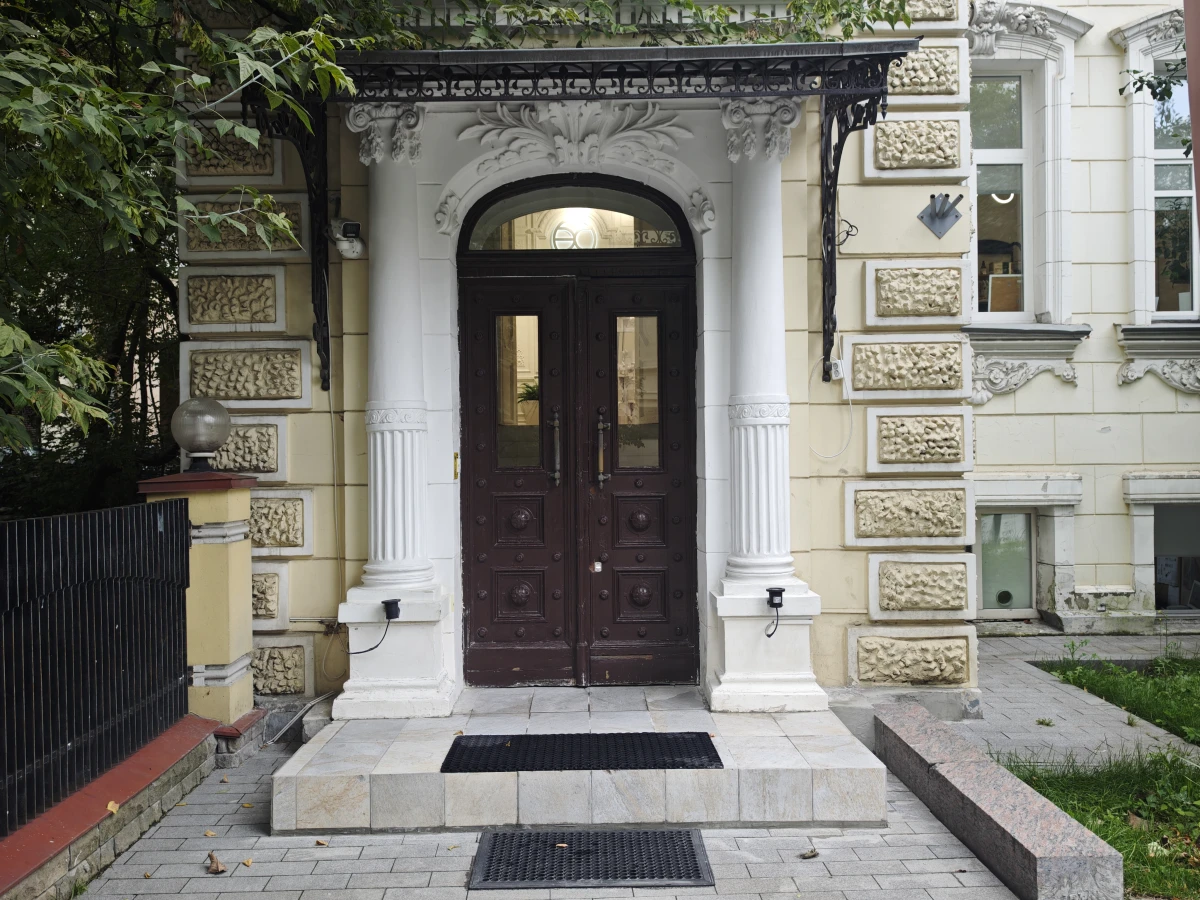 Дверь на Б. Лёвшинском