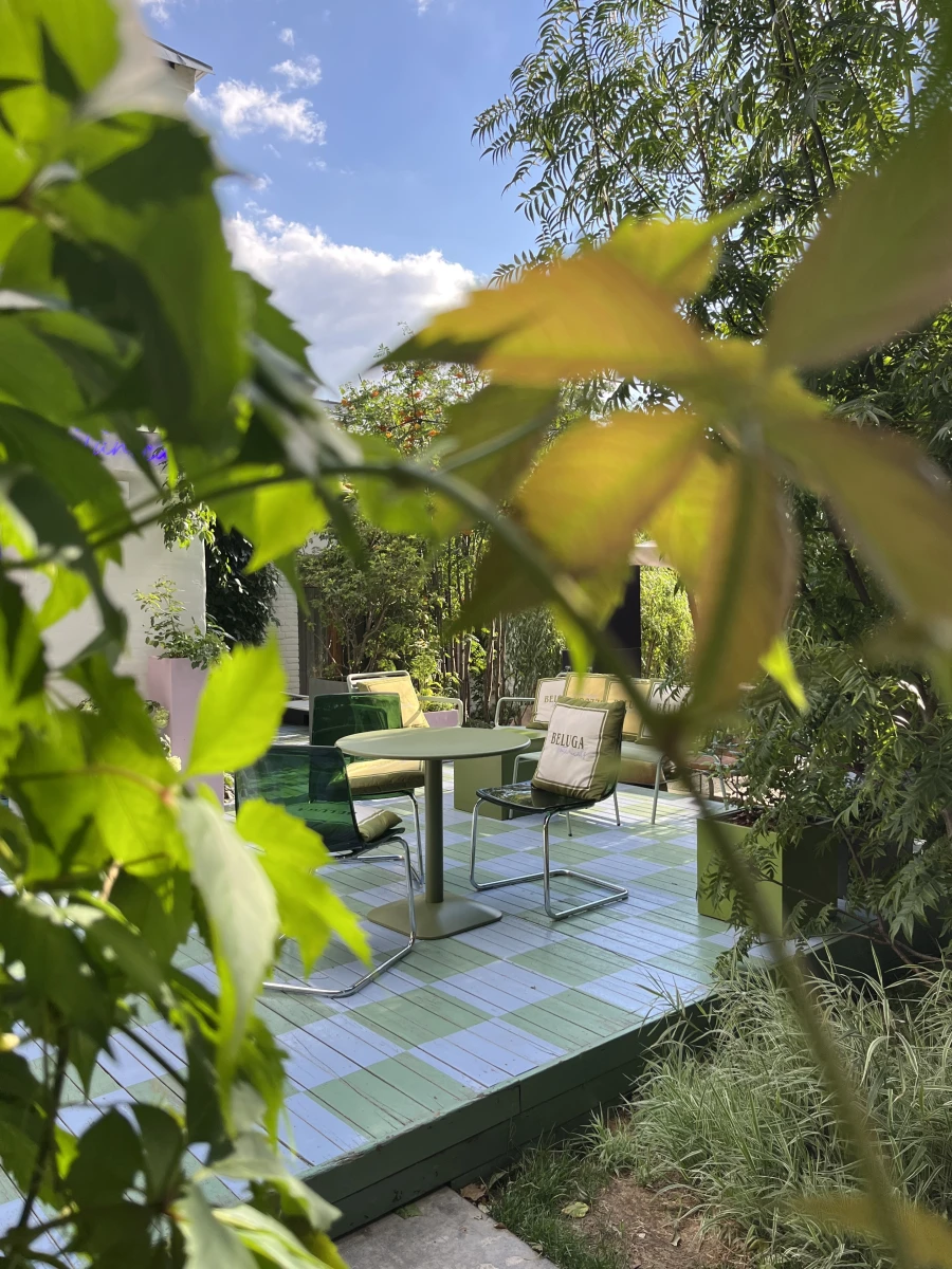 Кафе с внутренним двориком и фотостудией Яуза