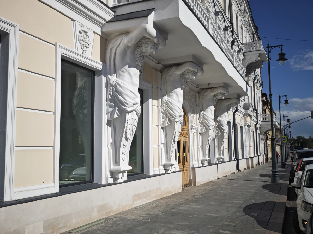 Улица в греческом стиле на Китай-городе