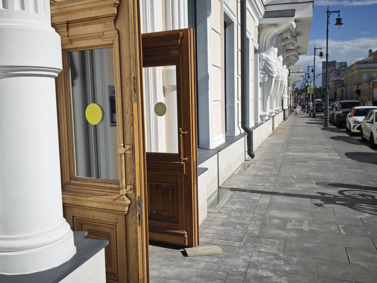 Улица в греческом стиле на Китай-городе