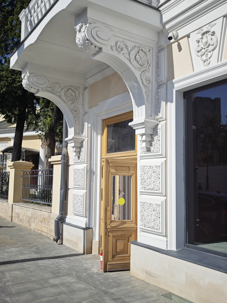 Улица в греческом стиле на Китай-городе