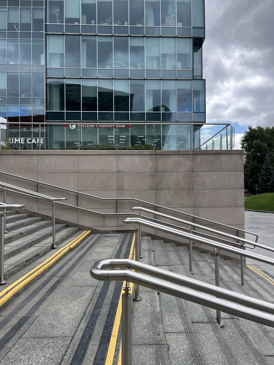 Лестница в современной стиле