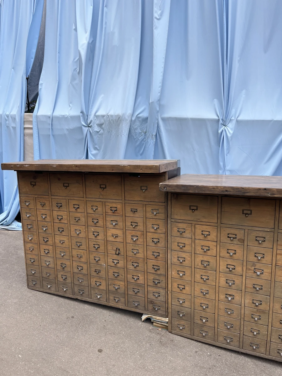 Blanc Кафе с внутренним двориком и артом