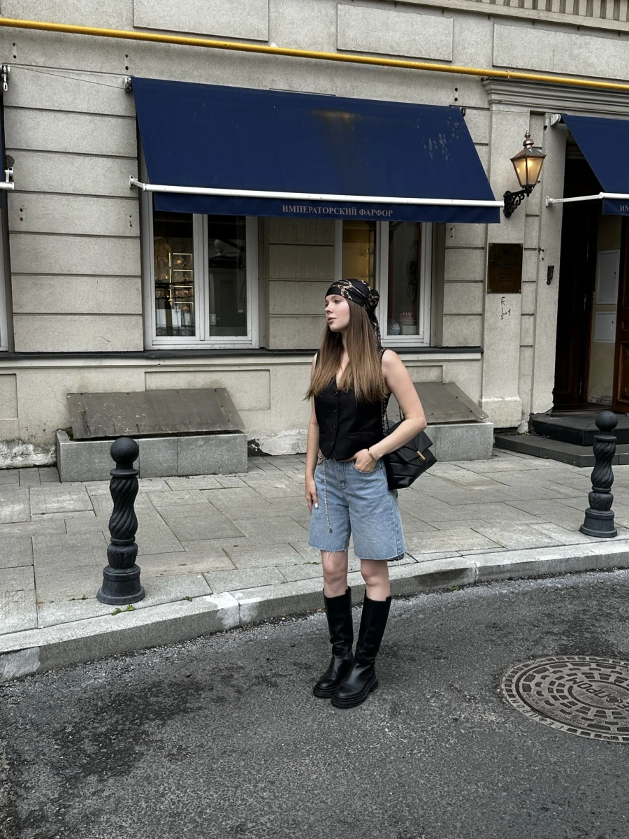 Переулок на патриарших прудах