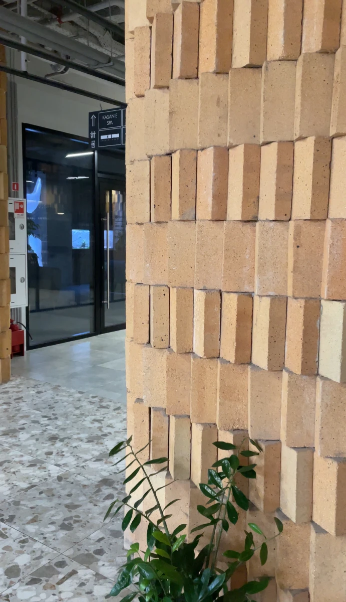 Кофейня Surf с большим свободным залом