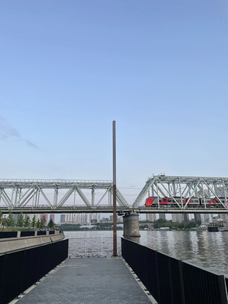 Мост на набережной Зиларт