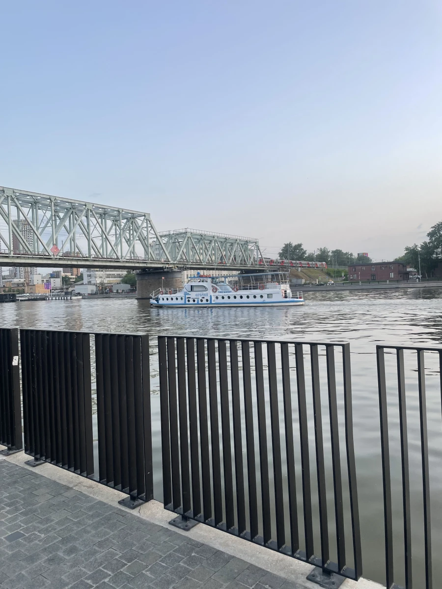 Мост на набережной Зиларт