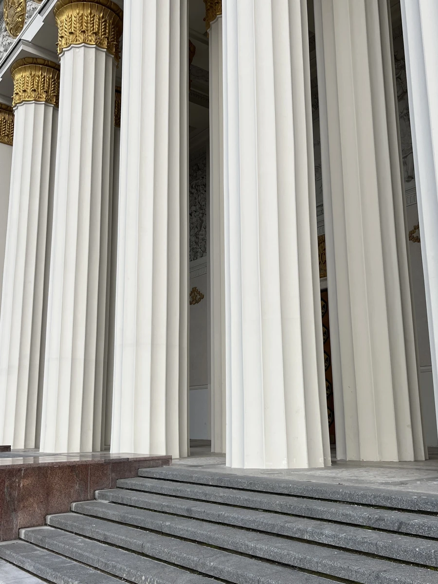 Здание с колоннами