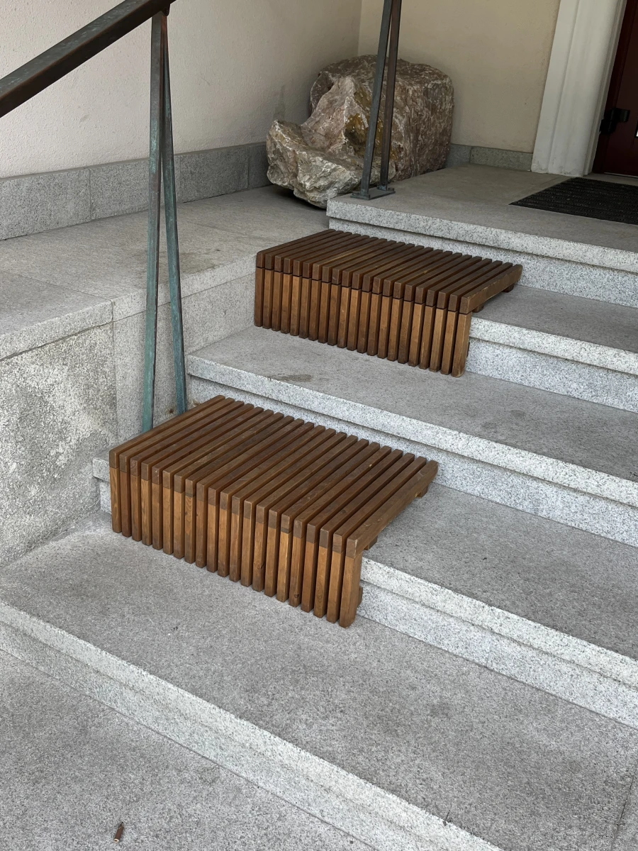 Цветочный фасад салона Saco