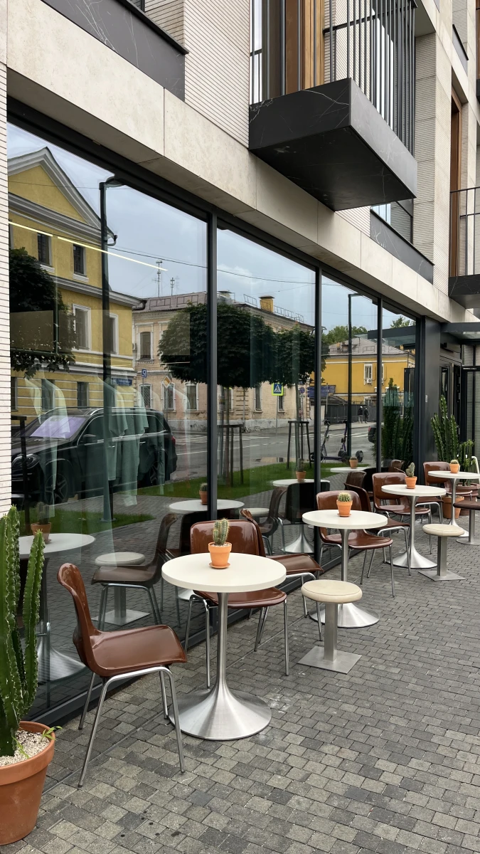 Кафе с кактусами