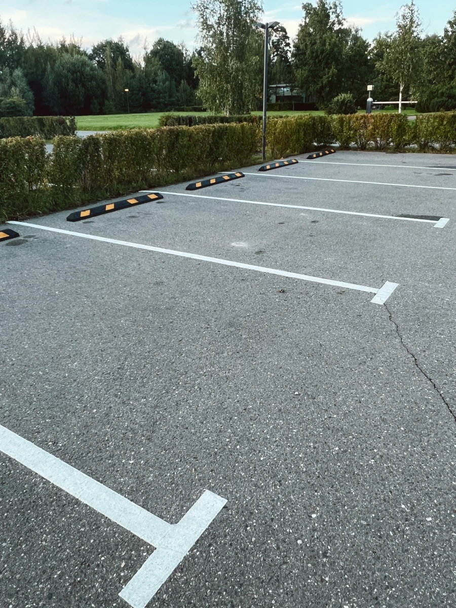 Пешеходный переход и парковка в Мещерском парке