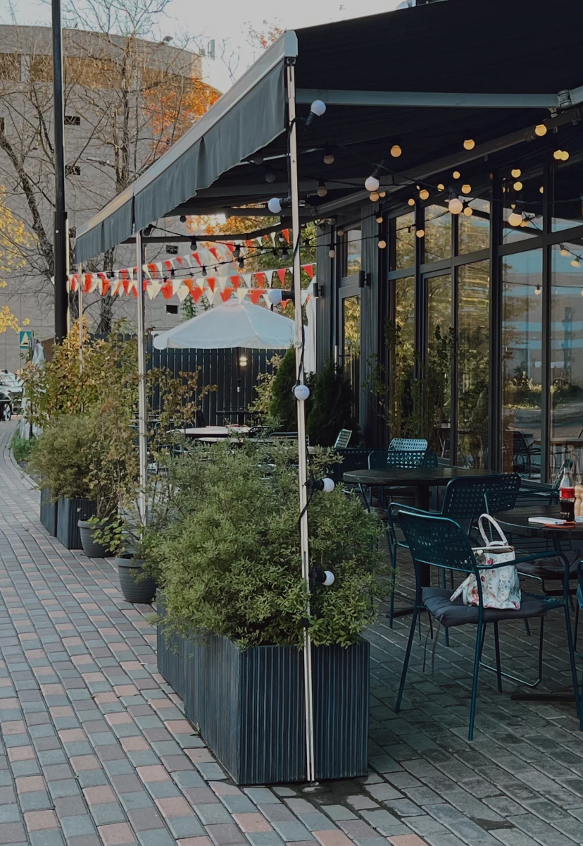 Веранда и фасад "Проморе"